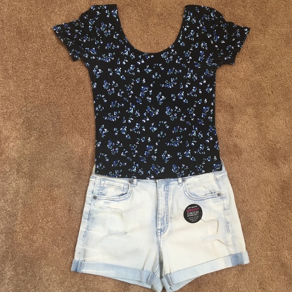 FLORAL CROP TOP - Picture 2 of 3